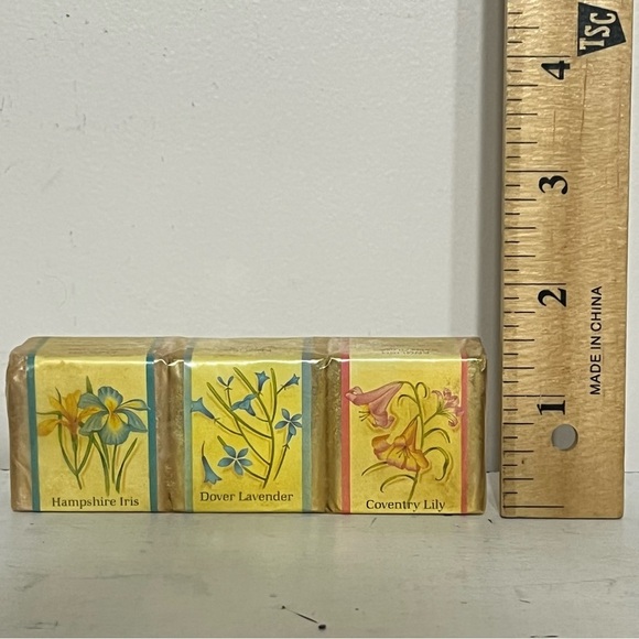 Vintage English Bath Cubes Hampshire Iris, Dover Lavender & Coventry Lily New - Picture 7 of 8